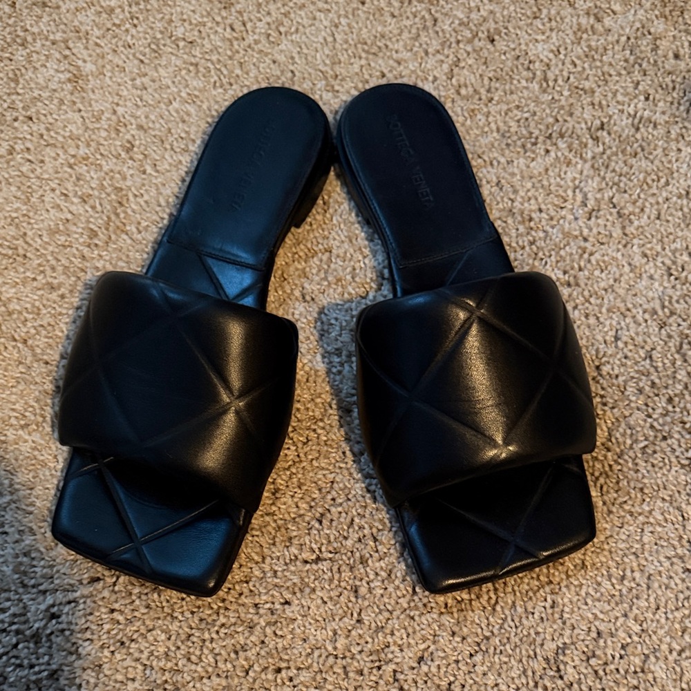 Bottega Veneta Lido Black Quilted Slide Sandals